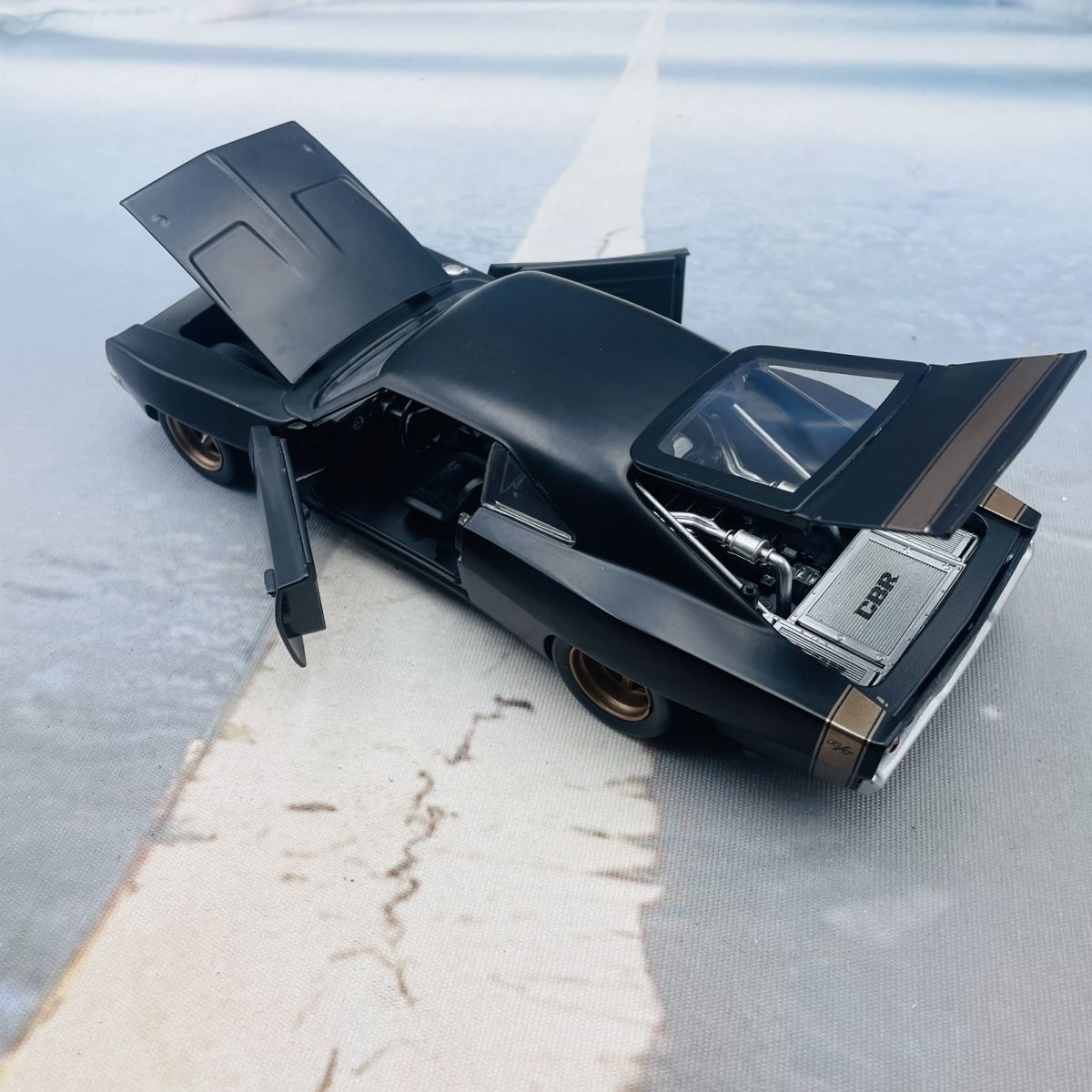 JADA 1:24 cargador 1968 coche  - Model Kit Mustang reseña y precio